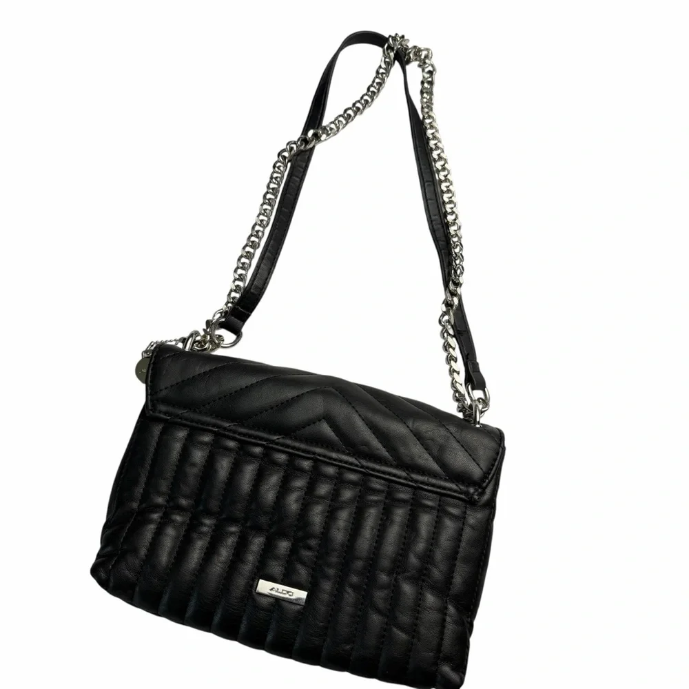 Aldo black quilted purse chain strap front flap closure - Picture 2 of 7